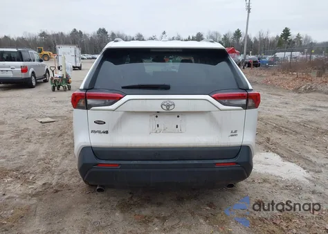 2020 Toyota Rav4 Le z USA, uszkodzony, nr VIN 2T3G1RFV8LW106473